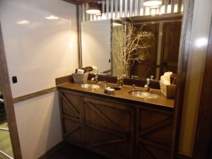Luxury Bathroom Rentals Posh Potty Grants Pass 2